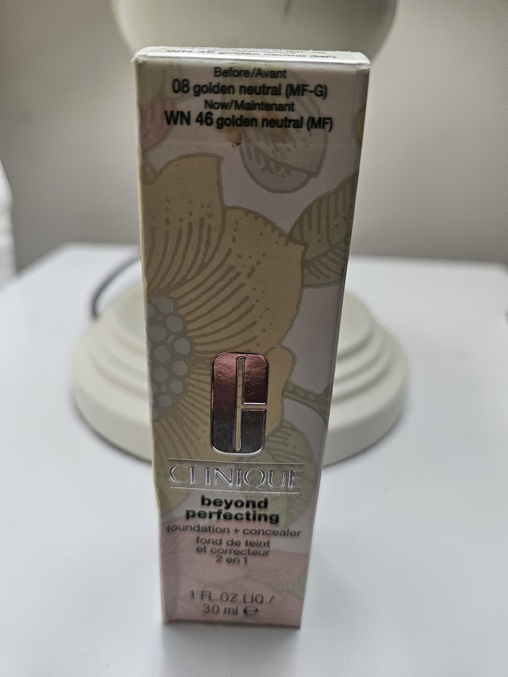 Clinique Beyond Perfecting Foundation + Concealer - Pink, Gold, Cream Floral Box
